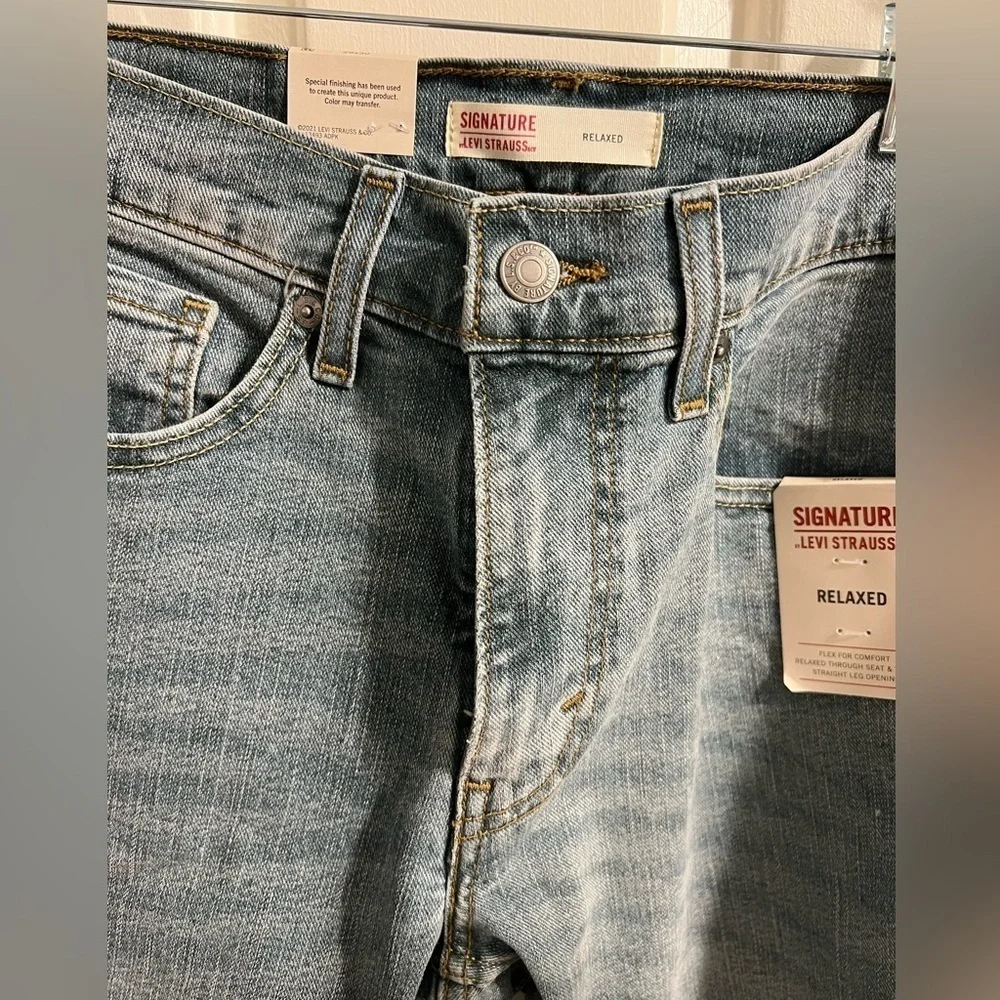 Men’s Levi’s Relaxed Fit Signature Jeans Size 29x30 NEW WITH TAGS